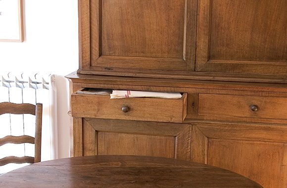 Redonnez à vos meubles leur éclat avec un détachant rénovateur bois -  Provence Outillage