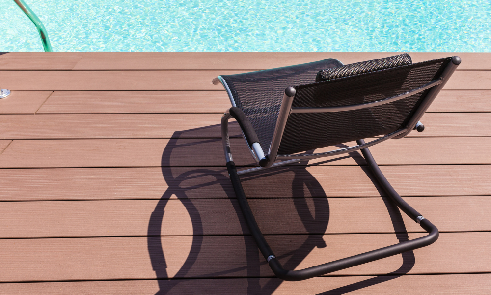 transat piscine werka pro accessoires déco incontournables pour transformer les abords de votre piscine