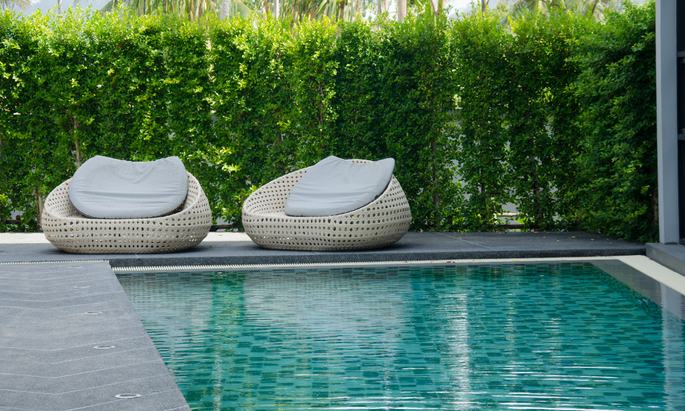 Profitez des abords de votre piscine cet été