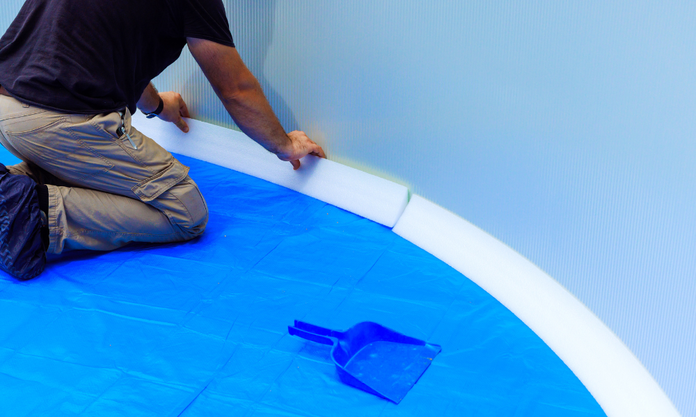 Installation du liner d'une piscine